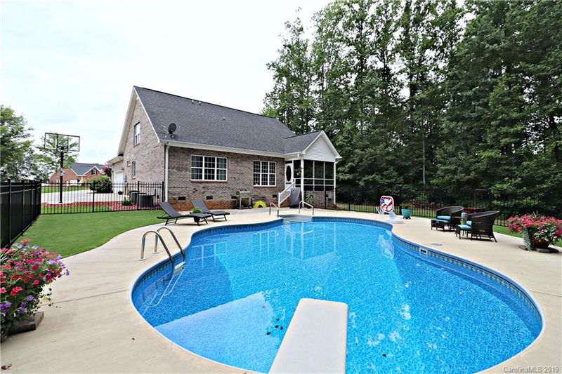 5325 Fox Meadow Ct, Concord, NC 28025