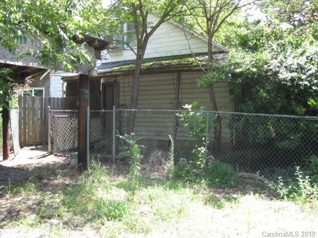 111 Huffstetler Lake Rd, Dallas, NC 28034