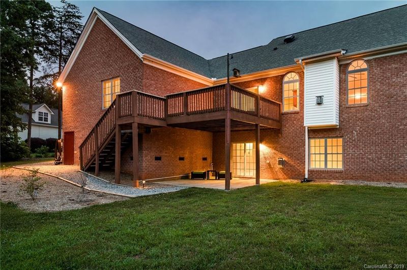 118 Rushing Water Ln, Troutman, NC 28166