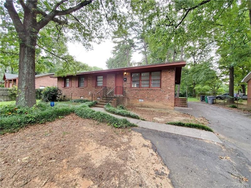 4811 Hidden Valley Rd, Charlotte, NC 28213