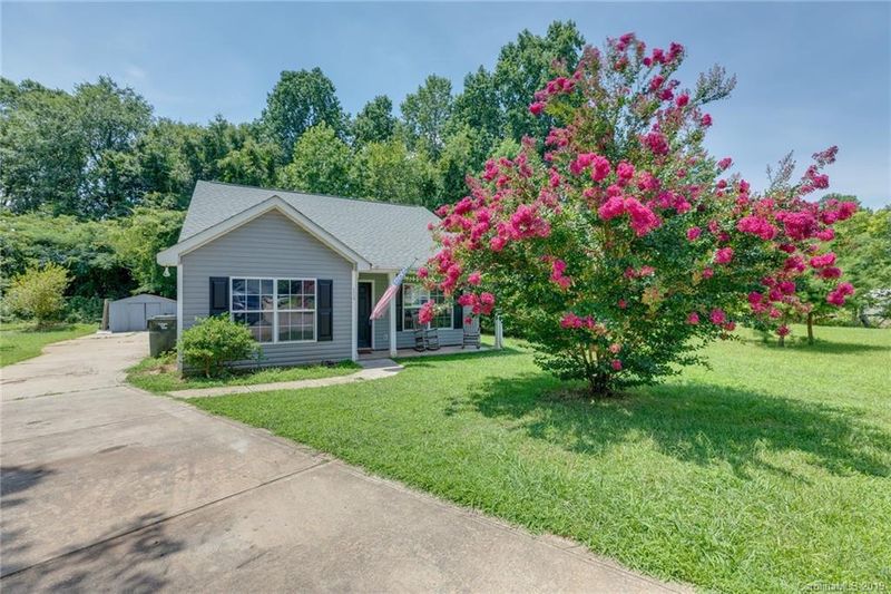 124 Meghanshire Ct, Clover, SC 29710