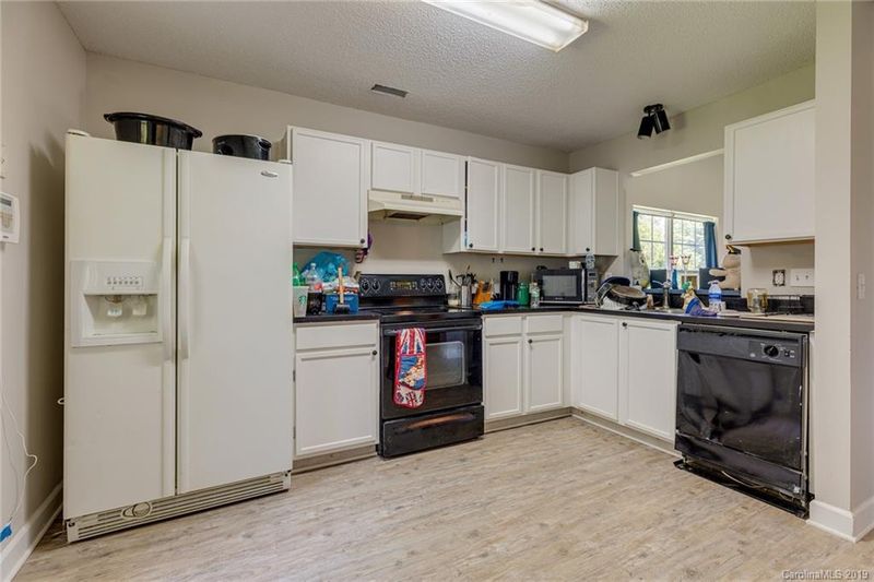 124 Meghanshire Ct, Clover, SC 29710