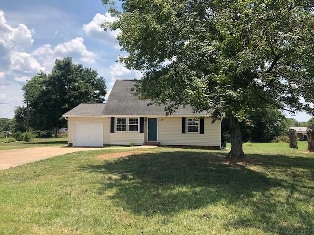 5481 Bryan Ln, Hickory, NC 28602
