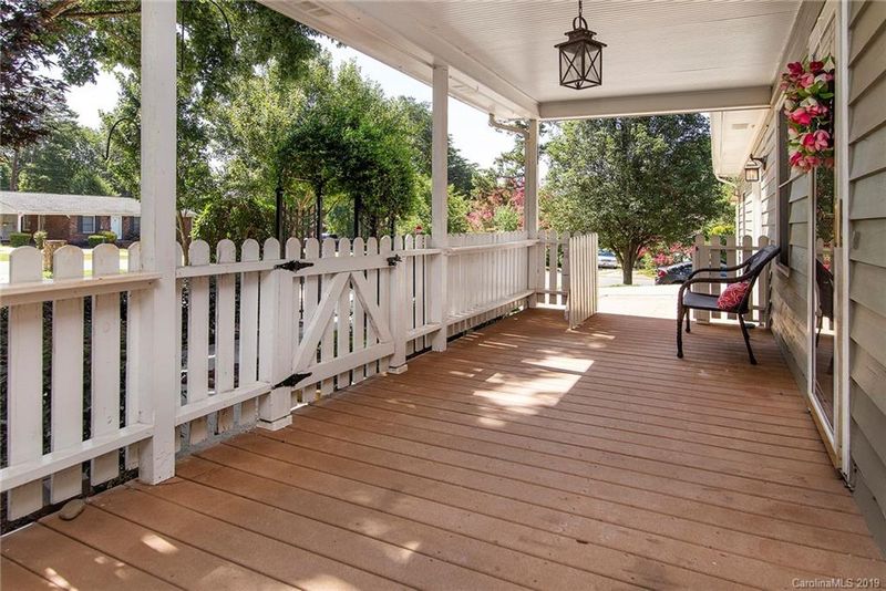 2041 Rock Springs Cir, Denver, NC 28037