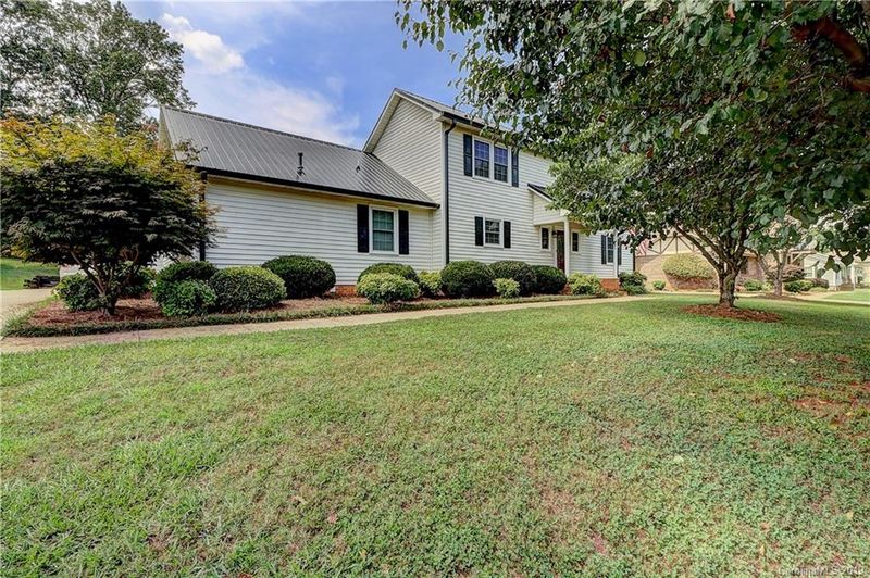 205 Carolina Dr, Cherryville, NC 28021