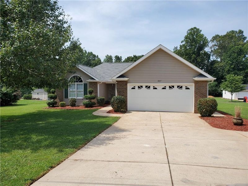 3817 River Rd, Hickory, NC 28602