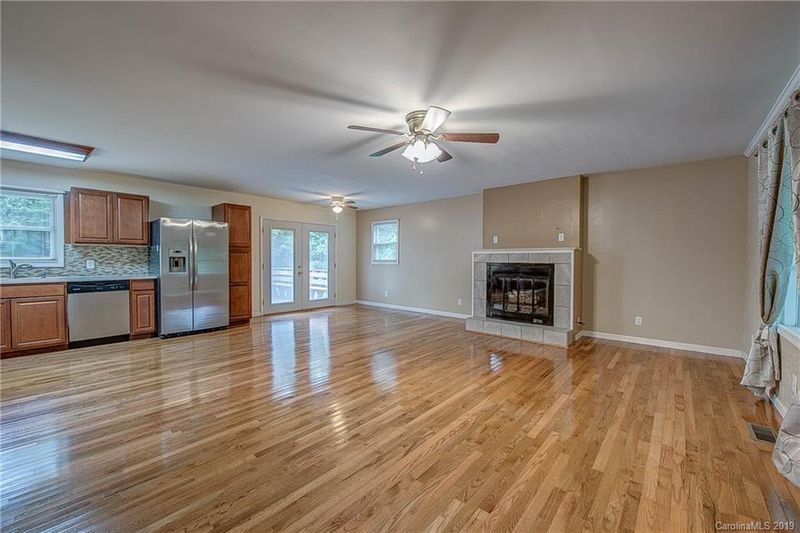 1017 Jackson St, Kings Mountain, NC 28086