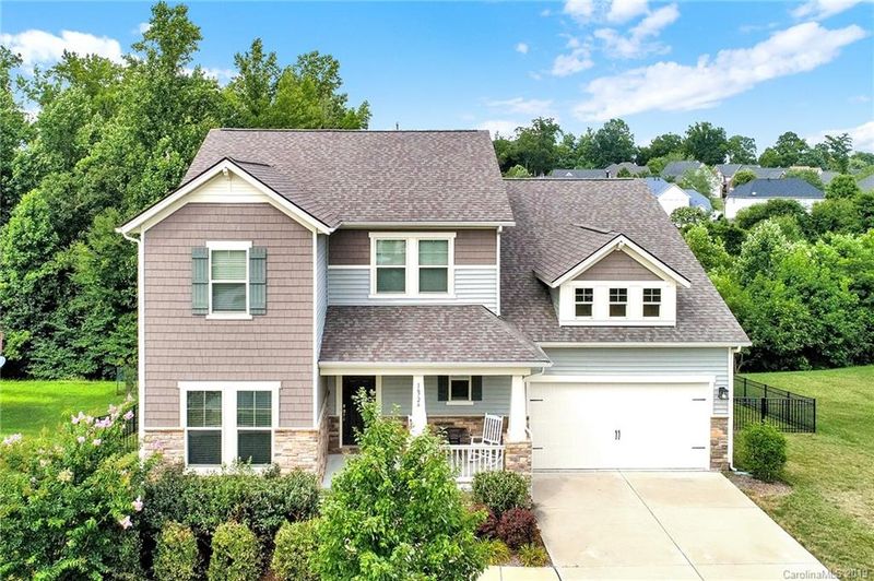 16726 Silversword Dr, Charlotte, NC 28213