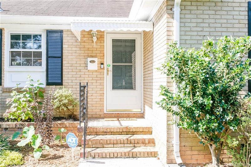 5310 Amity Pl, Charlotte, NC 28212