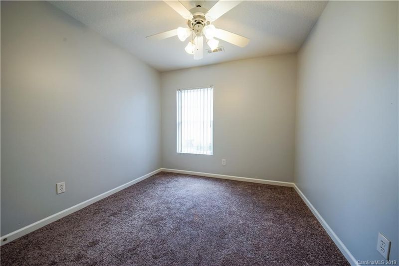 1423 Long Paw Ln, Charlotte, NC 28214