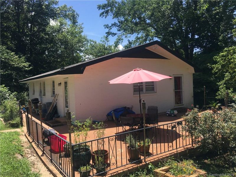 726 Miles Rd, Dallas, NC 28034