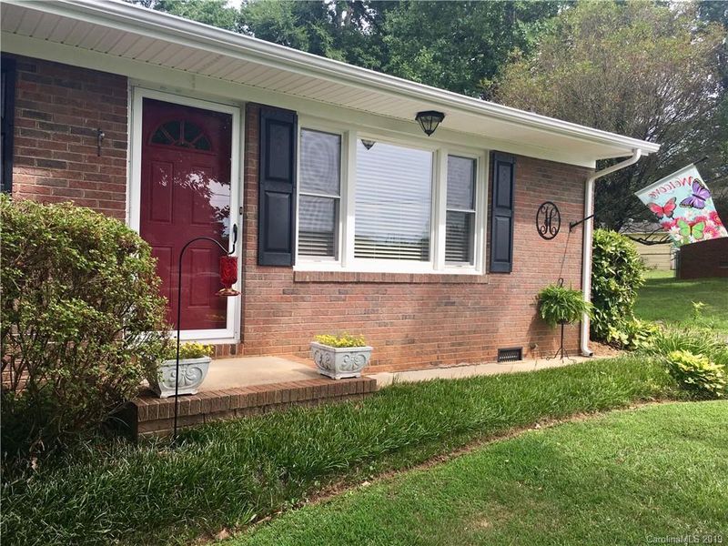 102 Smith Ln, Mount Holly, NC 28120