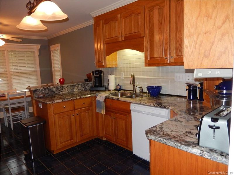 2202 Cimarron Blvd, Belmont, NC 28012