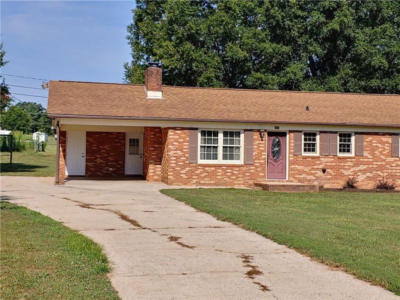 2497 Lincoln Park St, Lincolnton, NC 28092