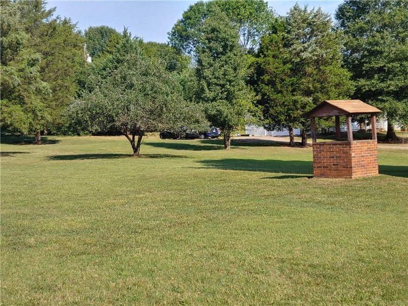 2497 Lincoln Park St, Lincolnton, NC 28092