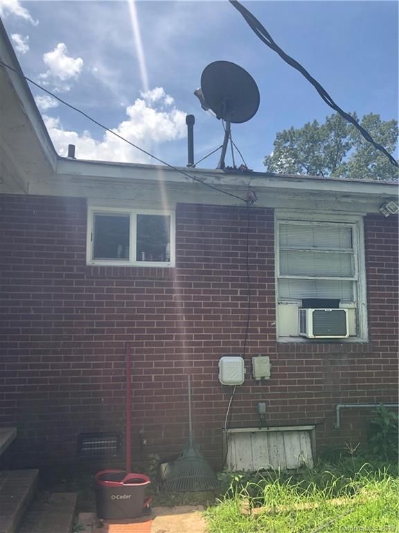 1329 Wicker Dr, Charlotte, NC 28210