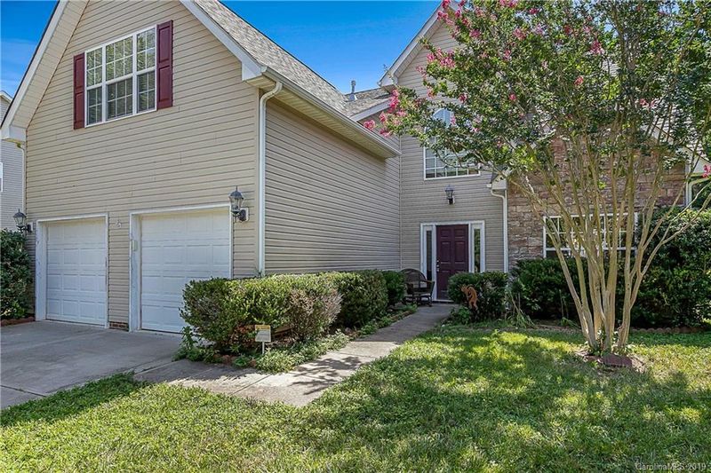 3327 Kingshire Way, Clover, SC 29710
