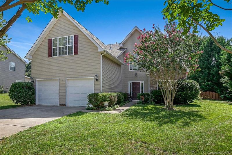 3327 Kingshire Way, Clover, SC 29710