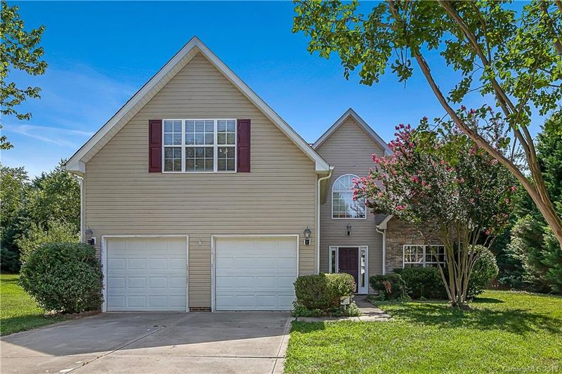 3327 Kingshire Way, Clover, SC 29710