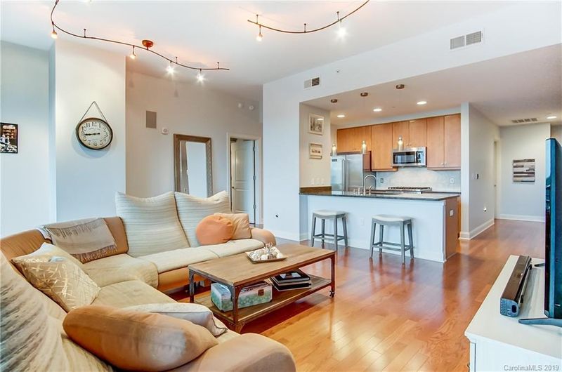 701 Royal Ct #413, Charlotte, NC 28202