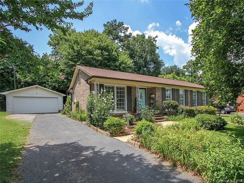 4914 Fairheath Rd, Charlotte, NC 28210