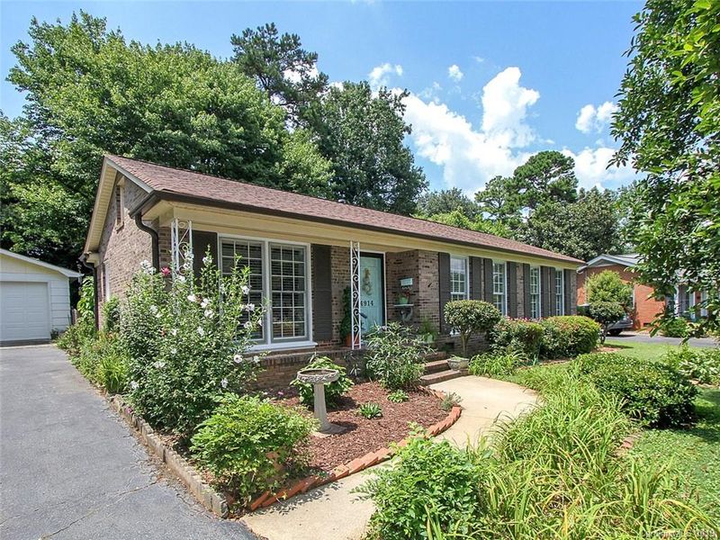 4914 Fairheath Rd, Charlotte, NC 28210
