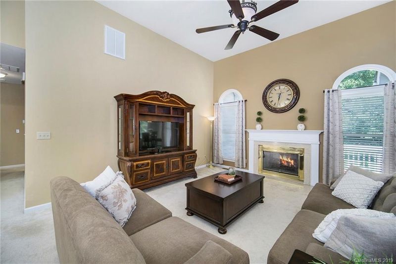 6613 Redbridge Trl, Charlotte, NC 28269