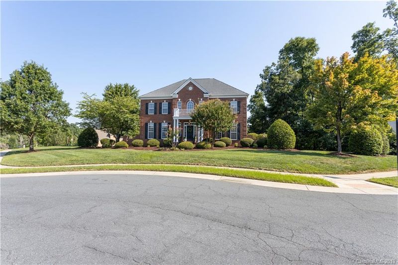 8841 Landsdowne Ave, Harrisburg, NC 28075