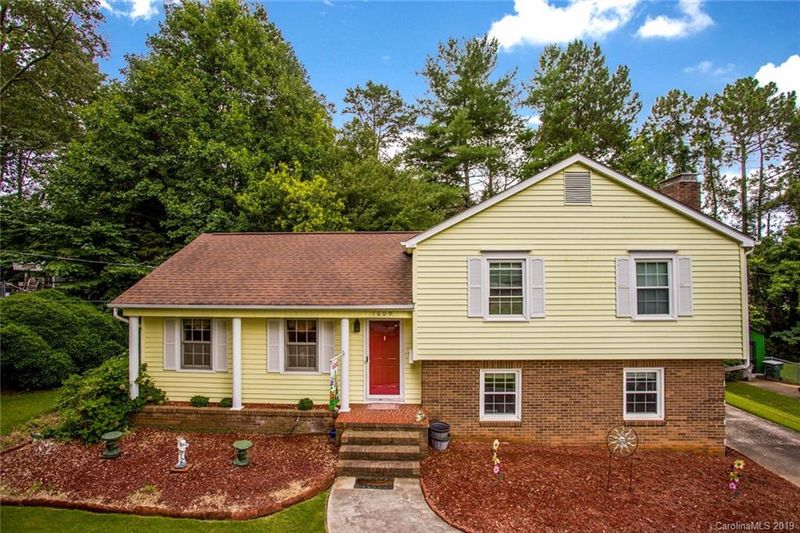 1609 Georgetowne Dr, Gastonia, NC 28054