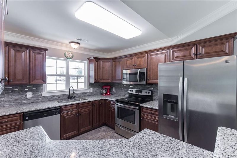 6032 Sawgrass Ln, Lancaster, SC 29720