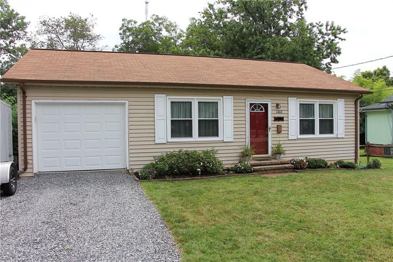 1002 12th St NE, Hickory, NC 28601