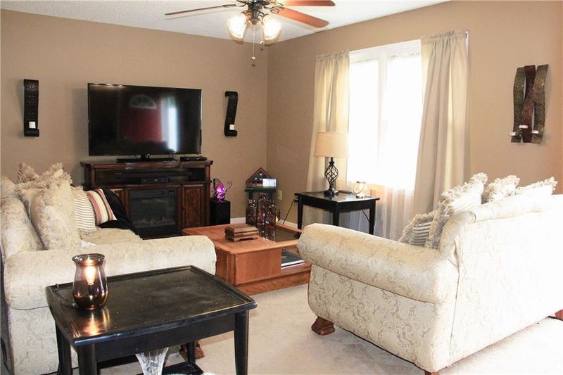 1002 12th St NE, Hickory, NC 28601