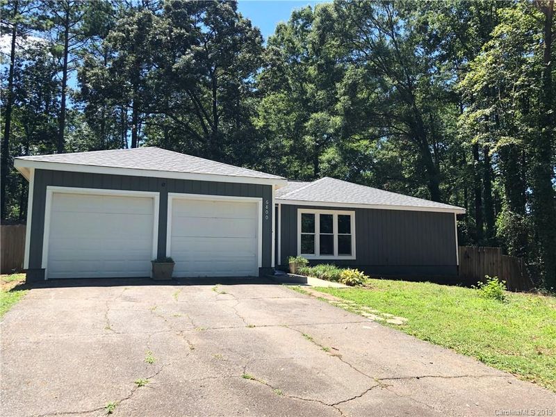 6800 Arroyo Dr, Charlotte, NC 28227