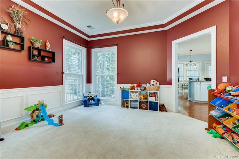 5915 Marshbank Ln, Charlotte, NC 28269