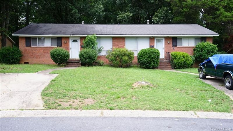 4911 Malibu Dr, Charlotte, NC 28215