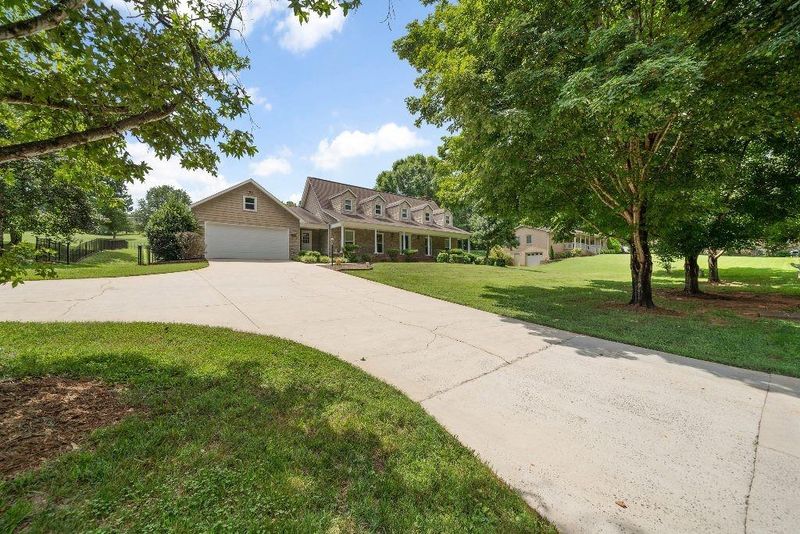 3622 Mulligan Dr NE, Conover, NC 28613