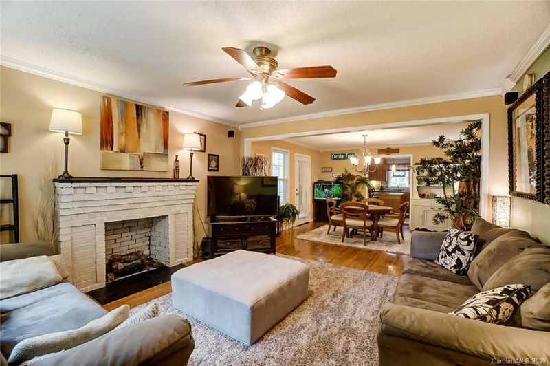 310 S Oakland St, Dallas, NC 28034