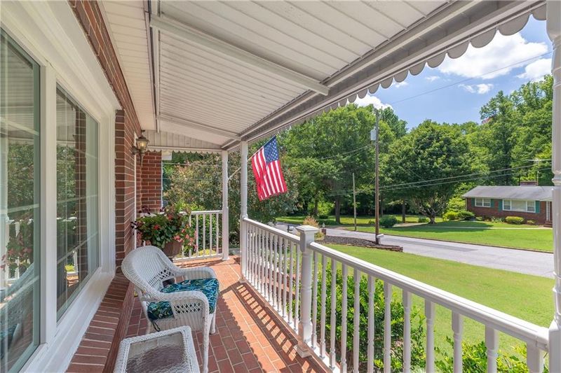 603 12th Ave NE, Hickory, NC 28602