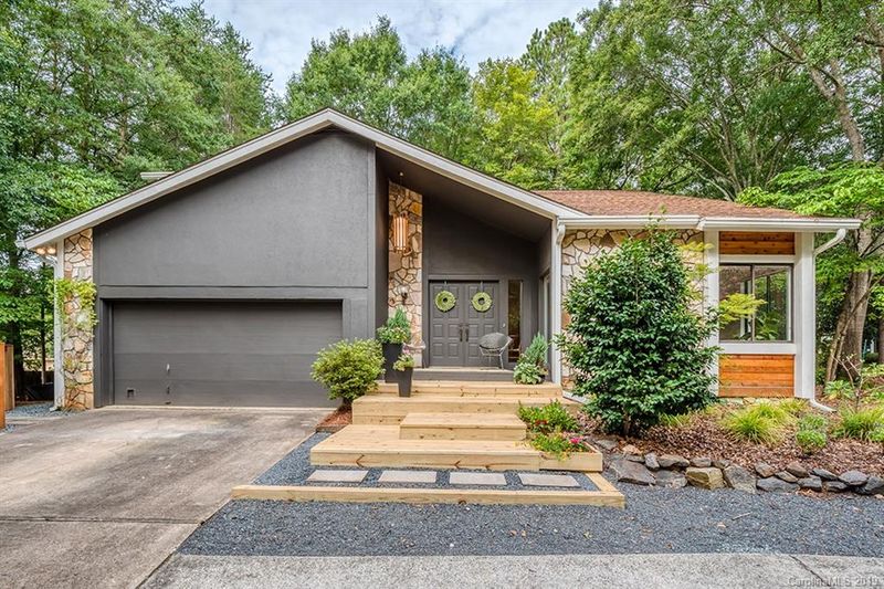 6200 Rhone Dr, Charlotte, NC 28226