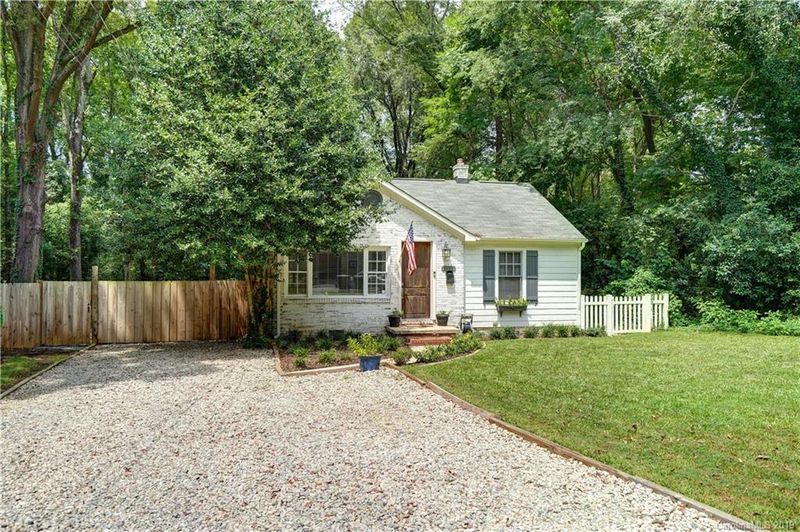 1917 Arnold Dr, Charlotte, NC 28205