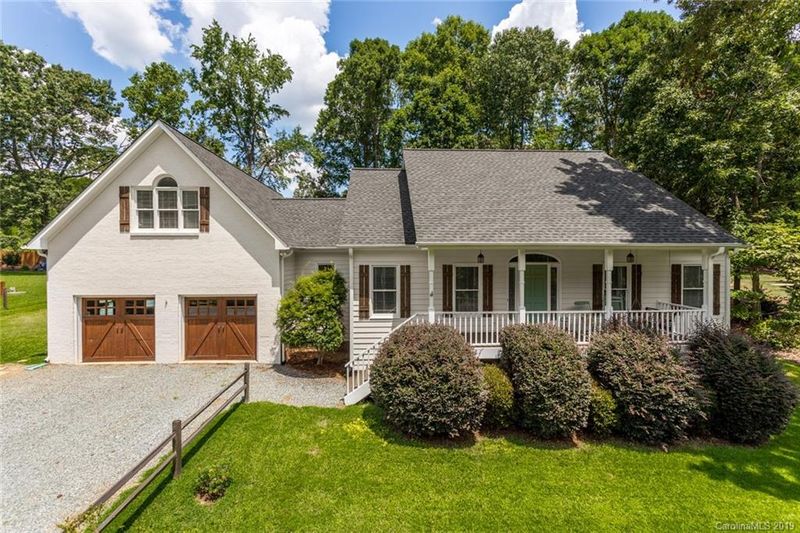 817 Carmona Ct, Matthews, NC 28104
