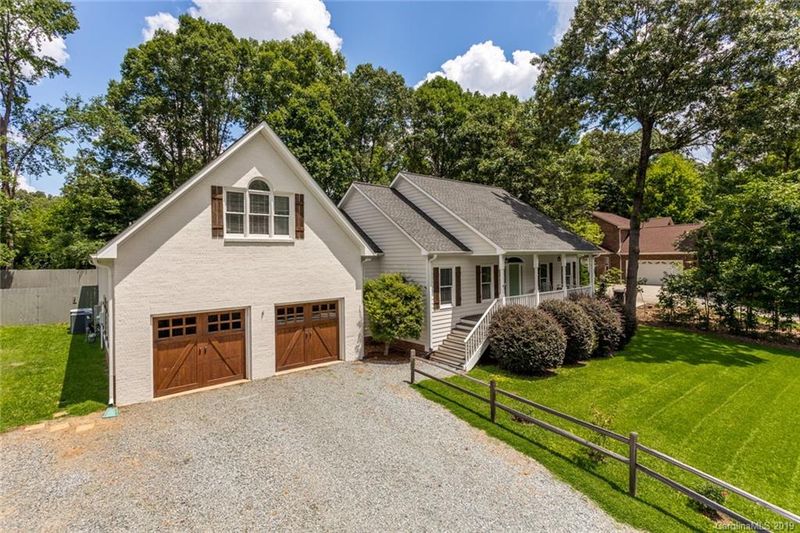 817 Carmona Ct, Matthews, NC 28104