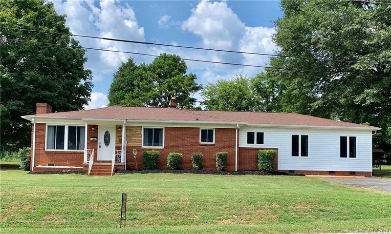 2901 Highland Dr, Lincolnton, NC 28092