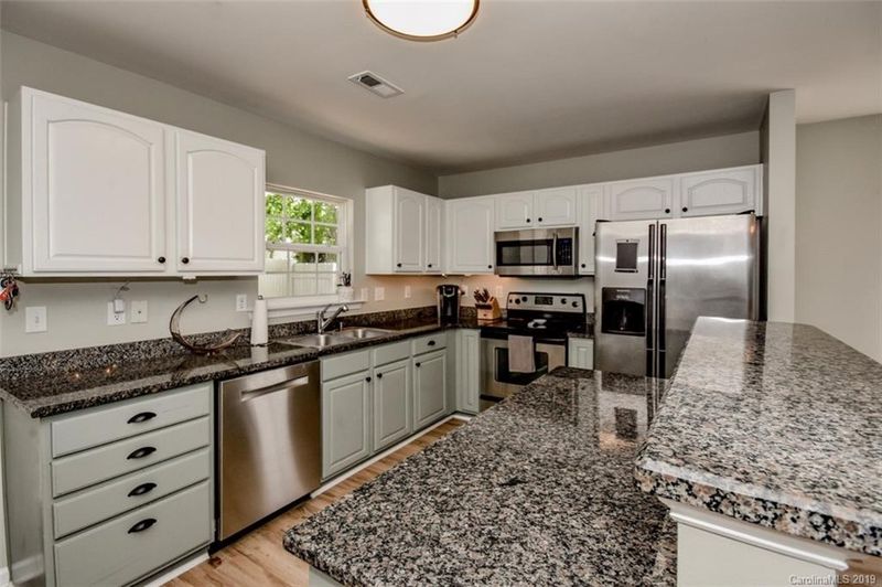 15342 Crossing Gate Dr, Cornelius, NC 28031