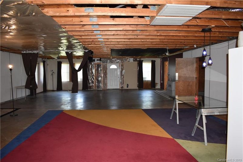 8438 Cloverfield Dr, Kannapolis, NC 28081