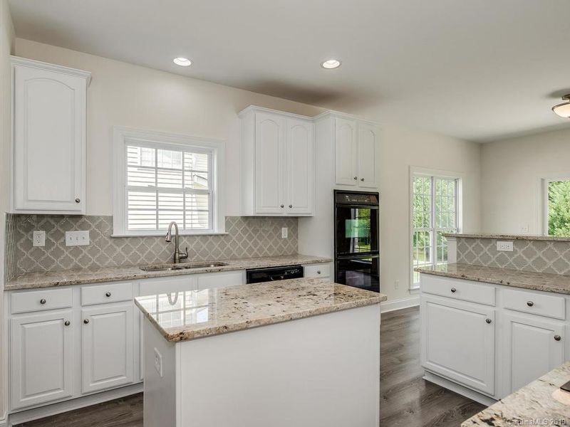 2429 Blueberry Ridge Rd, Matthews, NC 28105