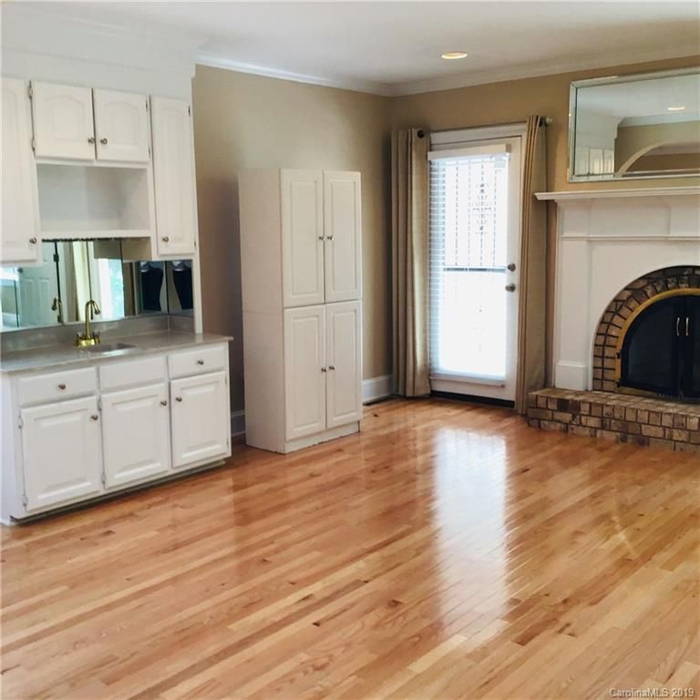 401 Cannings Ln, Charlotte, NC 28262
