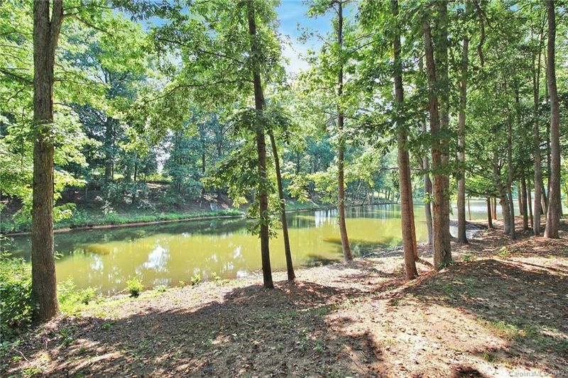 2081 Fairways Dr, Cherryville, NC 28021