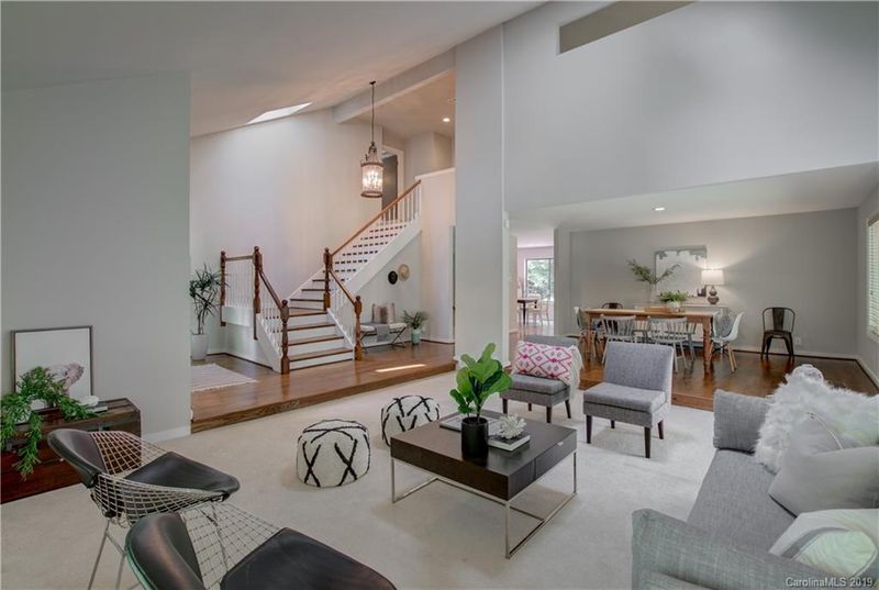 301 Abbotsford Ct, Charlotte, NC 28270