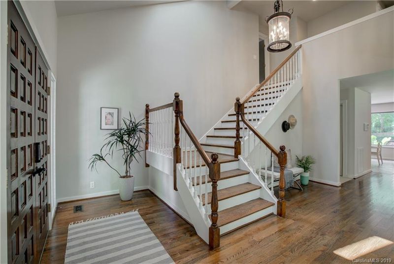 301 Abbotsford Ct, Charlotte, NC 28270
